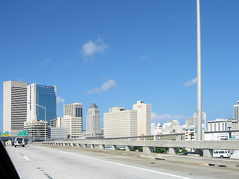 Blick von den Straßen auf Miami Foto 